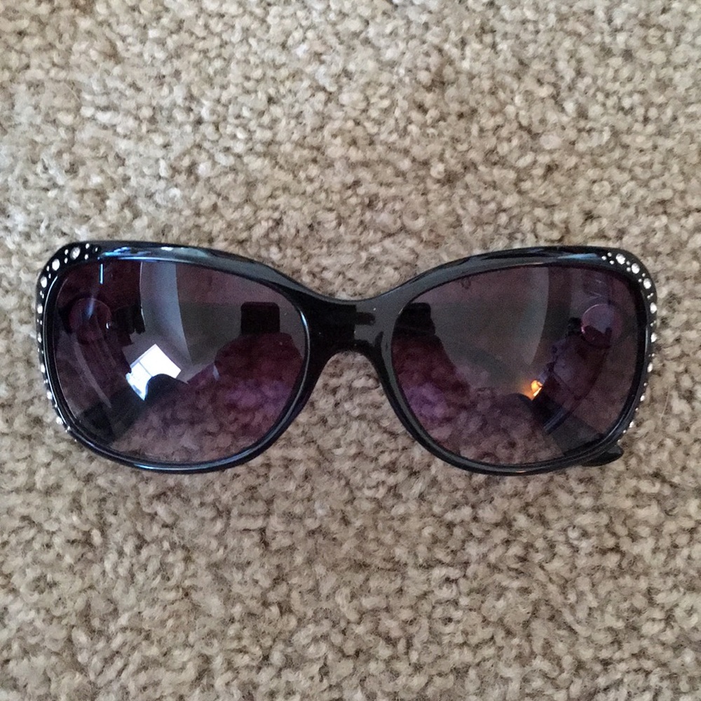 Magnolia & Vine Aurora Black Sunglasses